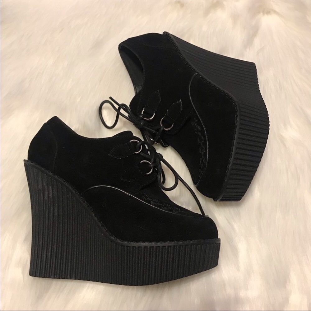 Black wedge creepers